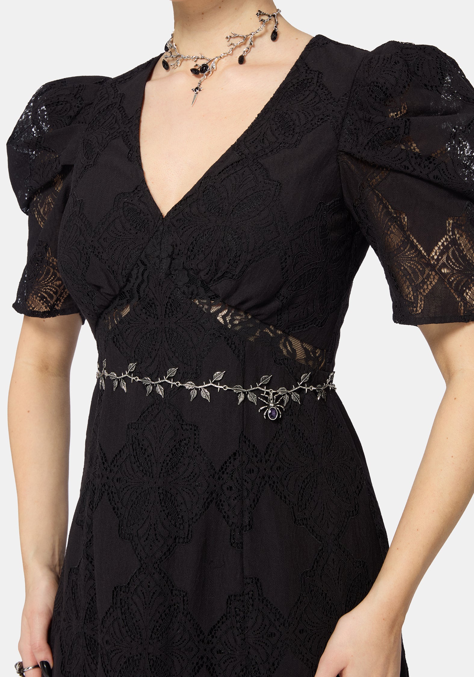 rosethorn-spider-chain-belt